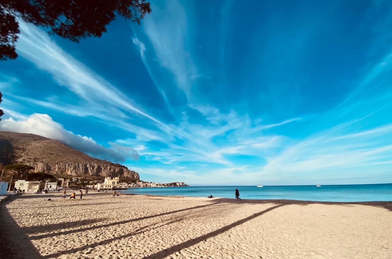 Mondello Beach The House With Green Lawns Villa Exteriör bild